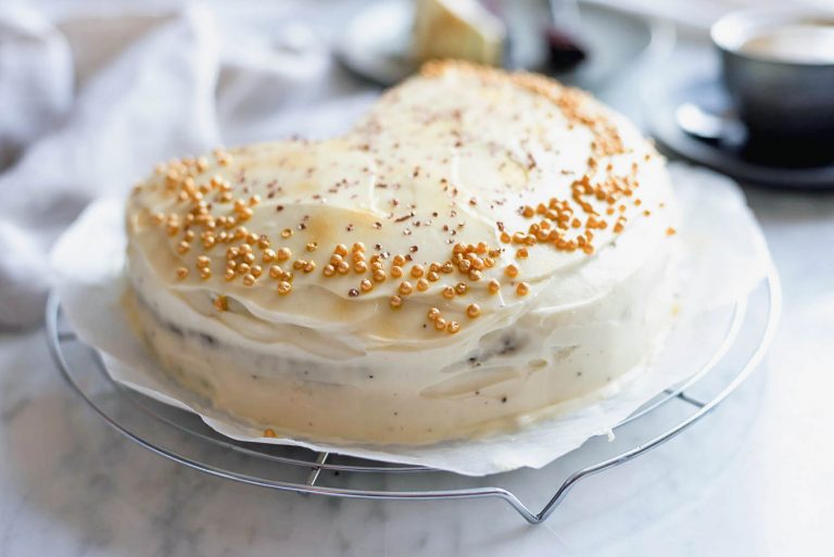 Nigella's Chocolate Guinness Cake with Cream Cheese Frosting Mondomulia