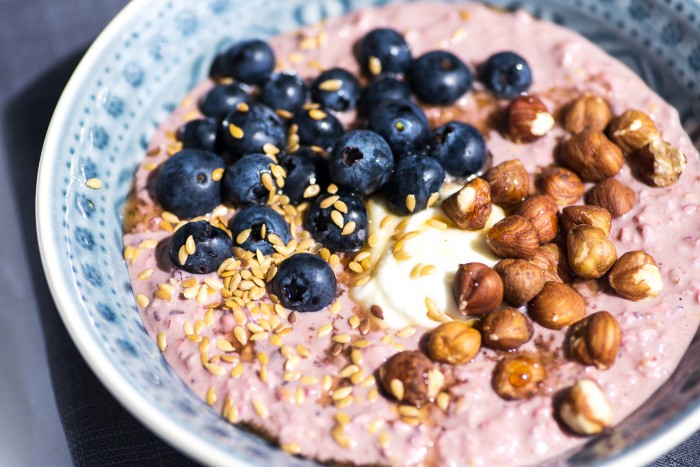 MOMA-Blueberry-Hazelnut-Bircher-Muesli-2
