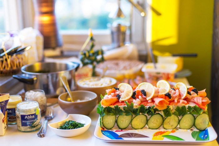 Swedish-Sandwich-Cake-Midsummer-15
