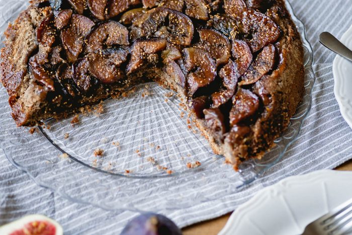 Fig and Buckwheat Tarte Tatin | Recipe from Farmacy Cookbook by Camilla Fayed | Photography by Mondomulia 