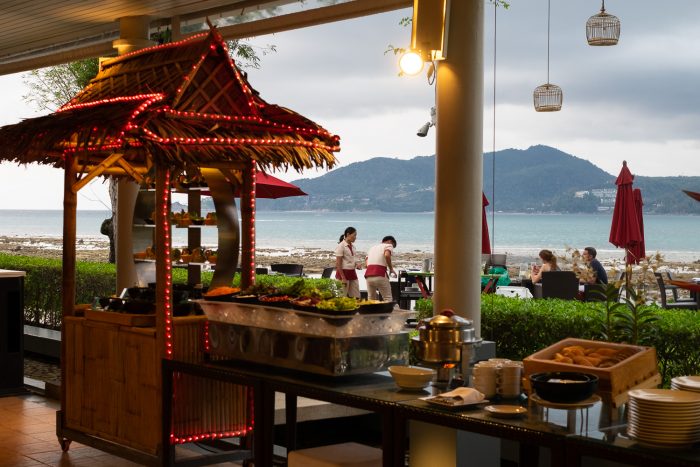 Seafood Buffet, Rim Talay restaurant at Amari Phuket, Thailand | How To Spend 3 Amazing Days in Phuket by Mondomulia