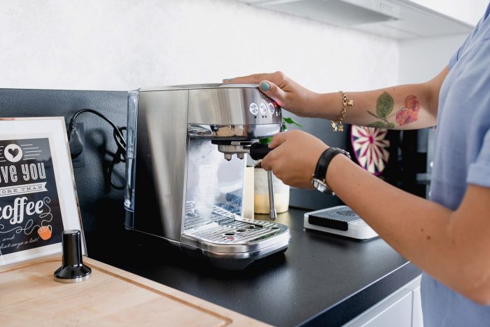 Sage appliances Bambino Plus espresso machine | How to make the perfect cappuccino at home | Mondomulia
